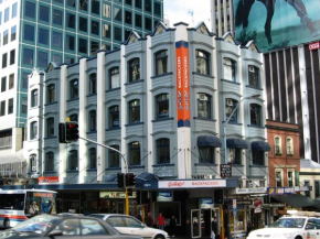 Surf 'N' Snow Backpackers, Auckland